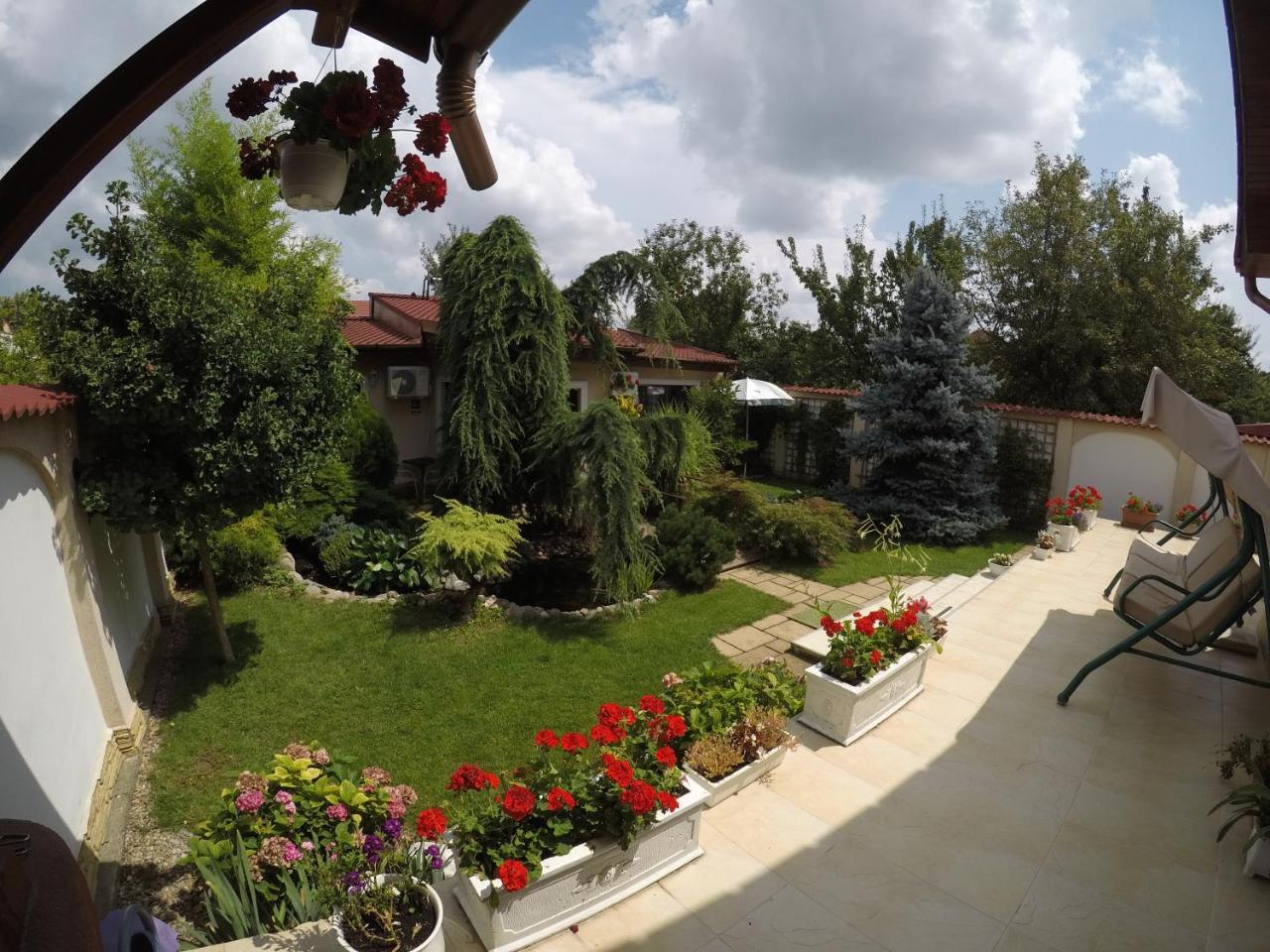 Cristi'S Rooms - Pensiune Oradea Εξωτερικό φωτογραφία