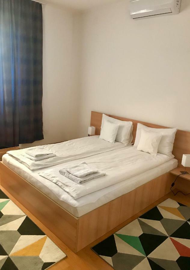 Cristi'S Rooms - Pensiune Oradea Εξωτερικό φωτογραφία