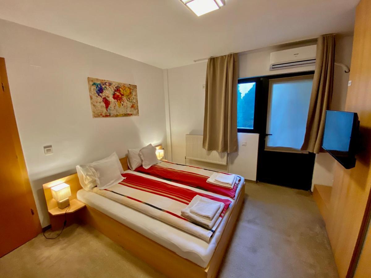 Cristi'S Rooms - Pensiune Oradea Εξωτερικό φωτογραφία