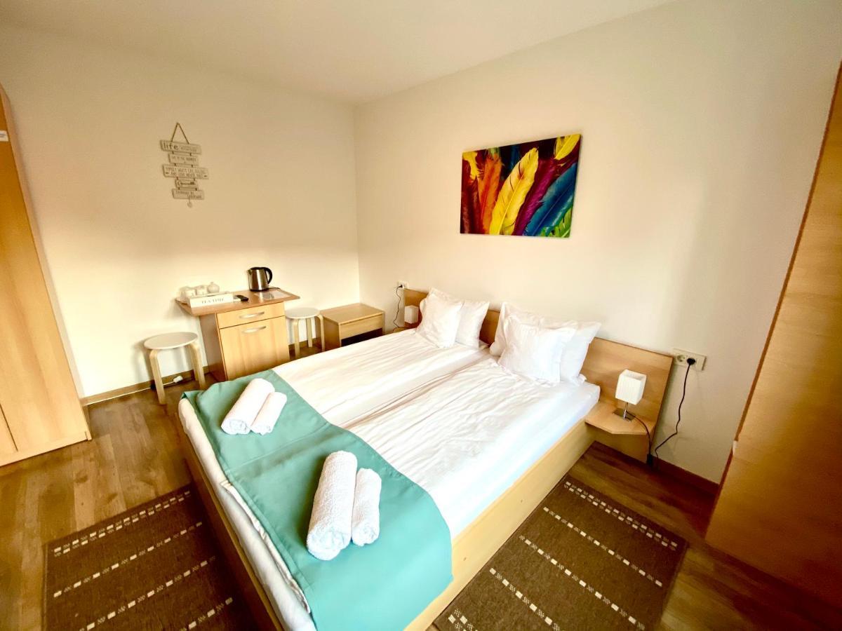 Cristi'S Rooms - Pensiune Oradea Εξωτερικό φωτογραφία