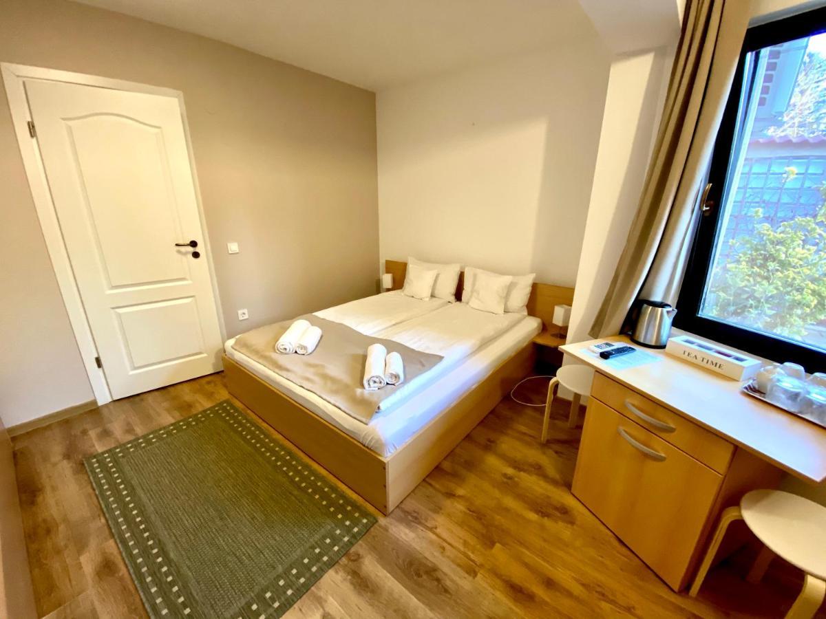 Cristi'S Rooms - Pensiune Oradea Εξωτερικό φωτογραφία